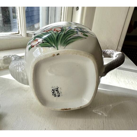 Beautiful Butterfly & Flower Japanese Tea Set - Picture 6 of 13